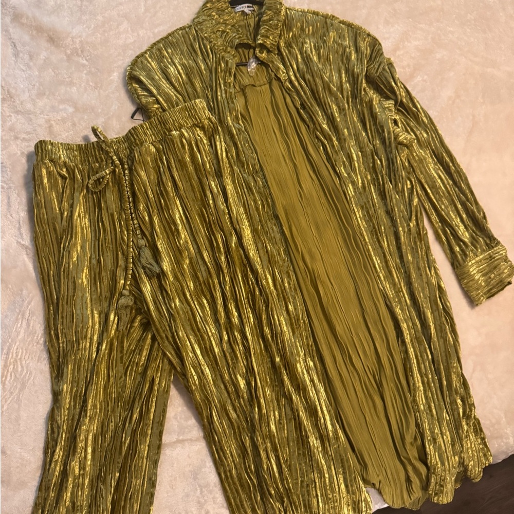 Gold Crinkled Two-Piece Set